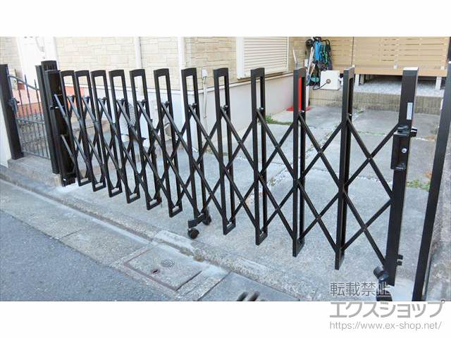 東京都練馬区ののカーゲート トリップゲートII 2型 スタンダード ノンレール 片開き　32S 施工例
