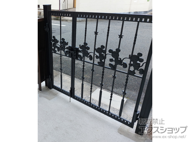 広島県広島市のLIXIL リクシル(新日軽)の門扉 ディズニー門扉ミッキーC型 両開き親子 角門柱式 施工例