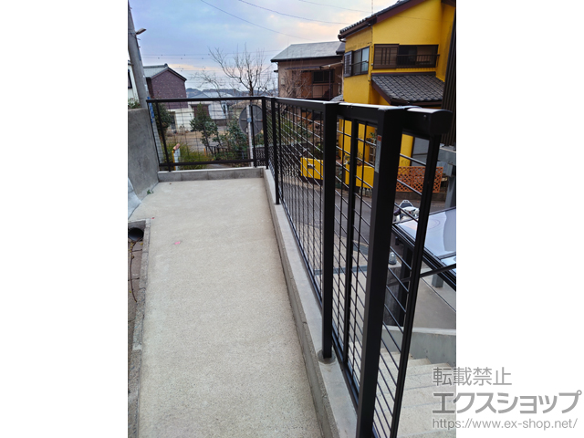 神奈川県横須賀市ののフェンス・柵 シンプレオフェンスM1型 横井桁メッシュ 自由柱施工 施工例