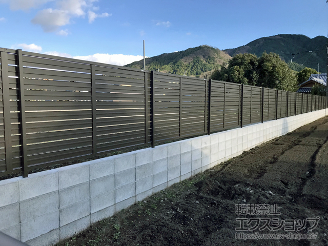 三重県津市ののフェンス・柵 フェンスAB YS3型 横スリット3　フリーポールタイプ 施工例