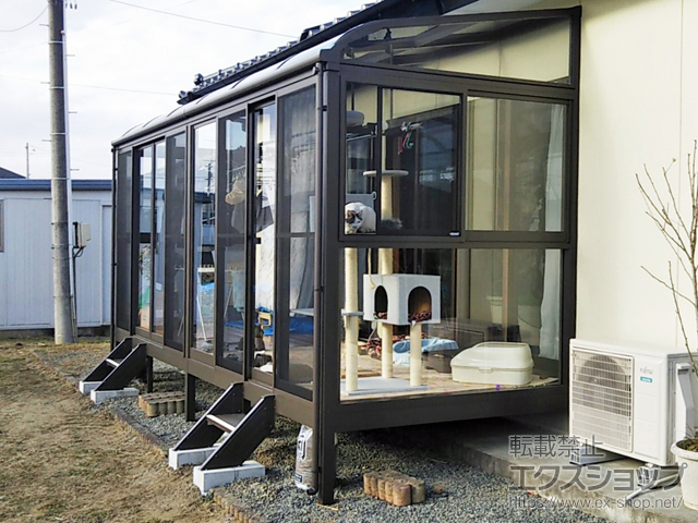 福島県南相馬市ののテラス囲い・サンルーム サニージュ R型 床納まり ランマ無 積雪〜20cm対応+吊下げ物干しAセット 施工例