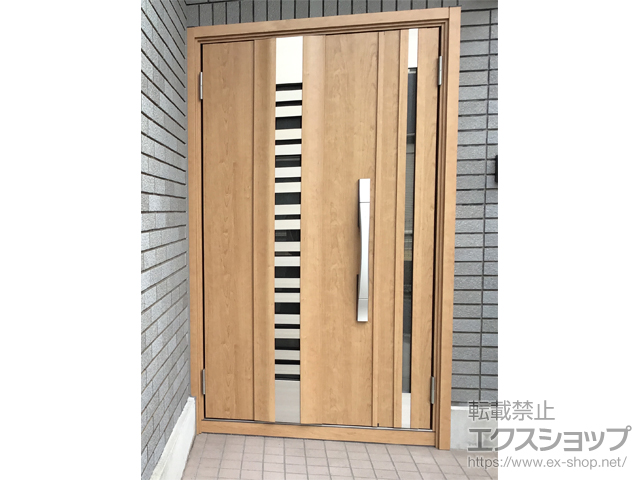 神奈川県横須賀市のLIXIL リクシル（トステム）の玄関ドア リシェント玄関ドア3 断熱K4仕様 親子仕様(ランマ無)L G82型 ※タッチキー仕様(キー付リモコン) 施工例