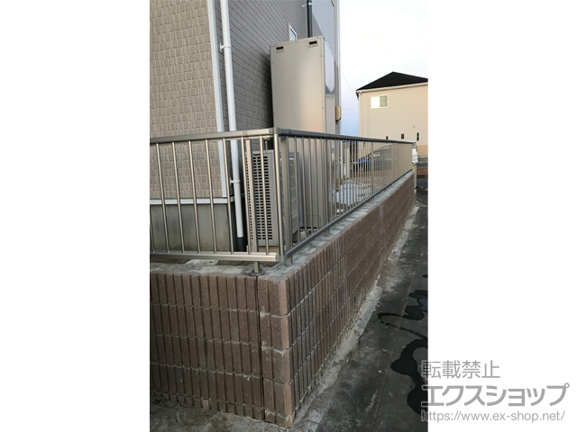 福島県岩瀬郡鏡石町ののフェンス・柵 ミエッタフェンス 防犯たて格子タイプ　自由柱施工 施工例