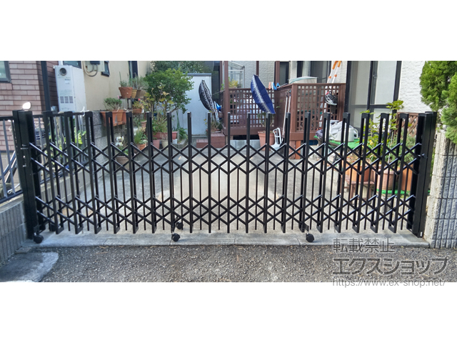 神奈川県藤沢市ののカーゲート トリップゲートII P型 ペットガード付き ノンレール 片開き　39S 施工例