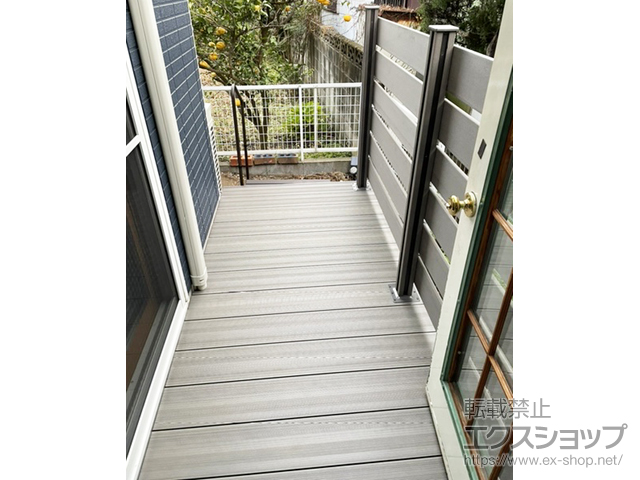 神奈川県藤沢市ののウッドデッキ 樹ら楽ステージ 木彫＋ボードラインフェンス 施工例
