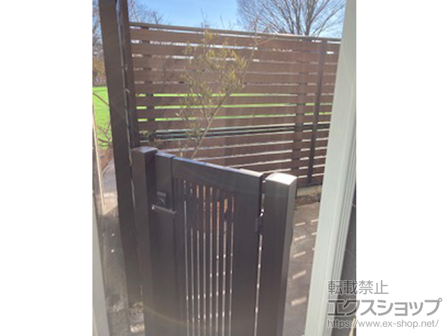 東京都小平市のの門扉 【特注】シンプレオ門扉2型 縦格子 片開き 門柱使用 施工例
