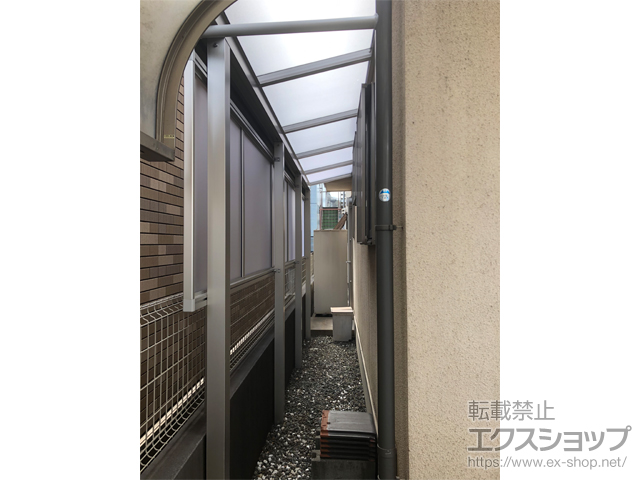 広島県福山市ののテラス屋根 ソラリア F型 テラスタイプ 単体 積雪〜20cm対応＋ 前面パネル1段 施工例