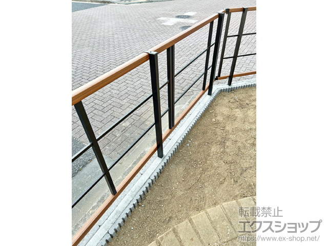 福島県いわき市ののフェンス・柵 ルシアスフェンスH05型 横格子 木調カラー　自由柱施工 施工例