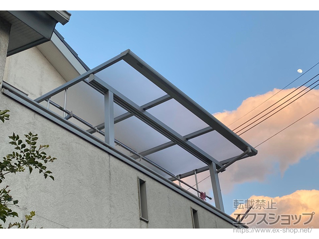 和歌山県和歌山市ののバルコニー・ベランダ屋根 ソラリア F型 屋根タイプ 単体 積雪〜20cm対応 施工例