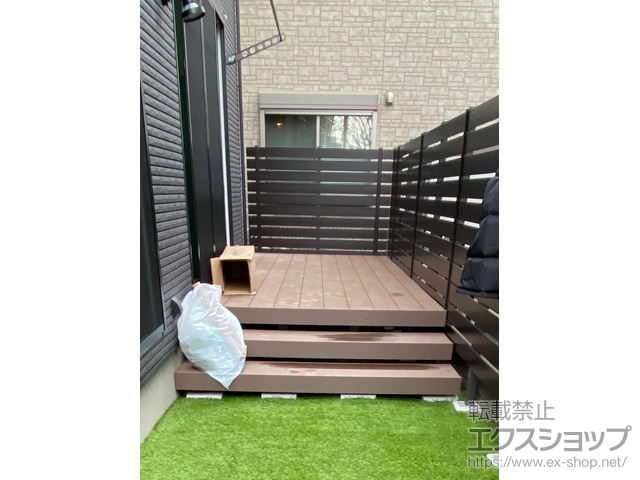 神奈川県平塚市ののウッドデッキ リウッドデッキ 200＋段床セット　側面段床2段（外観左側） 施工例