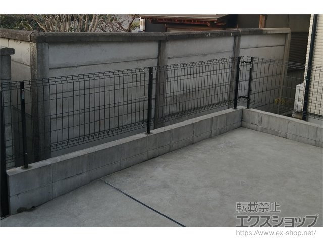 大阪府岸和田市ののフェンス・柵 イーネットフェンス 3F型　自由柱施工 施工例