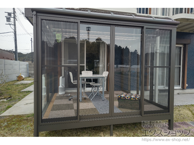 三重県伊賀市ののテラス囲い・サンルーム サニージュ R型 床納まり ランマ無 積雪〜20cm対応+吊下げ物干しAセッ 施工例