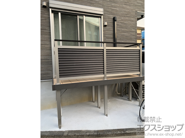 神奈川県横浜市ののウッドデッキ リウッドデッキ 200+ルシアスデッキフェンスB05型＜通風ガラリルーバータイプ＞ 施工例