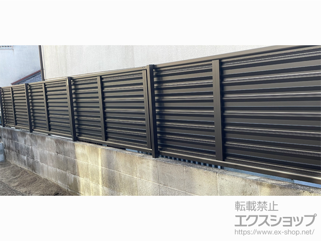 兵庫県川西市ののフェンス・柵 ミエーネフェンス 目隠しルーバータイプ　自由柱施工 施工例