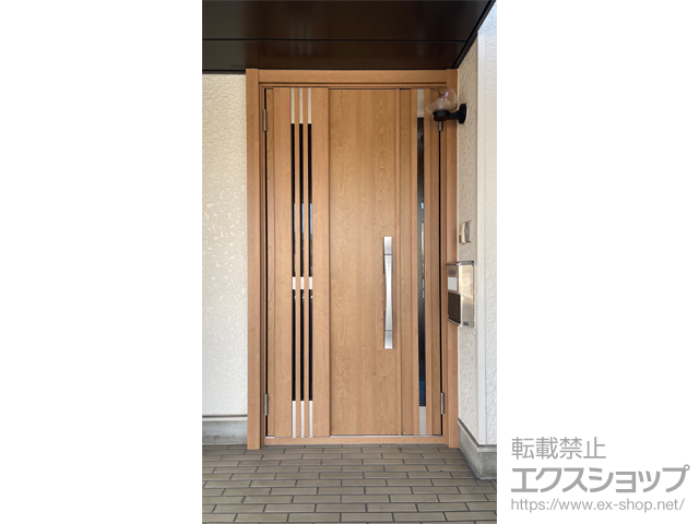 福島県福島市のLIXIL リクシル（トステム）の玄関ドア リシェント玄関ドア3 断熱K2仕様 親子仕様(ランマ無)L M83型 ※カザスプラス仕様 施工例