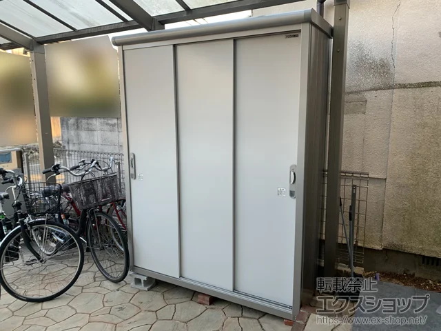 大阪府枚方市のヨドコウの物置・収納・屋外倉庫 エスモ 一般型 1497×650×1959 ESE-1506A-PW 施工例