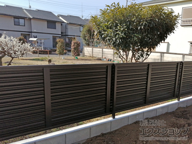 東京都八王子市ののフェンス・柵、カーポート ミエーネフェンス 目隠しルーバータイプ 施工例