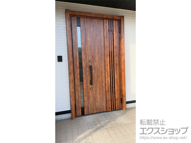 広島県福山市のLIXIL リクシル（トステム）の玄関ドア リシェント玄関ドア3 断熱K4仕様 親子仕様(ランマ無)R M83型 ※手動仕様 施工例