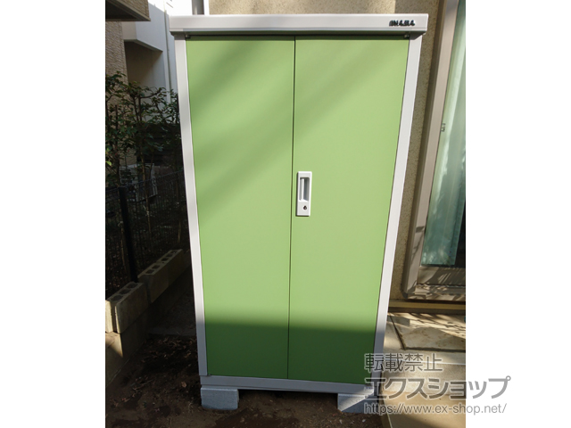 東京都杉並区のの物置・屋外倉庫 アイビーストッカー 900×515×1603 BJX-095D-LG 施工例