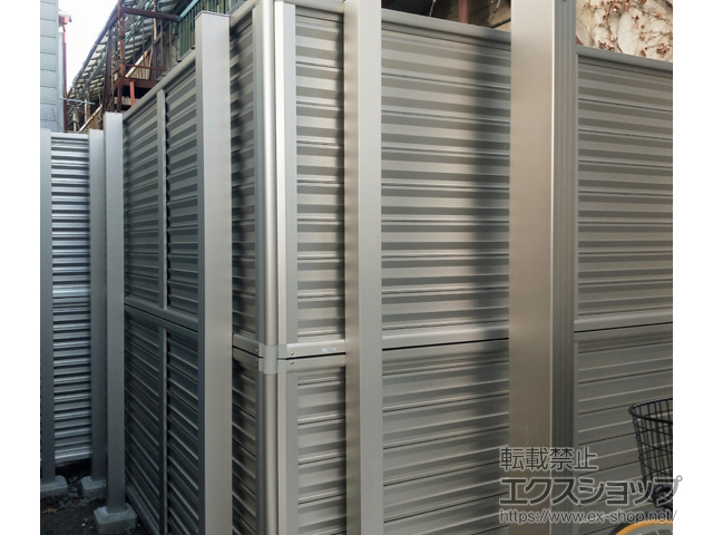 大阪府大阪市ののフェンス・柵 ミエーネフェンス 目隠しルーバータイプ 2段支柱 自立建て用 施工例