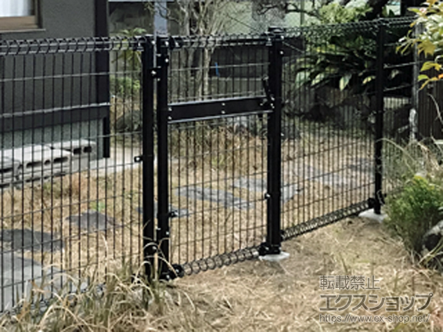 長崎県佐世保市のの門扉 ハイグリッド門扉N1型 片開き　柱使用　※フェンスと接続 施工例