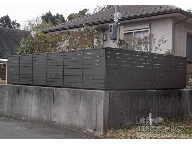 滋賀県高島市ののフェンス・柵 フェンスAB YS3型 横スリット3　フリーポールタイプ 施工例