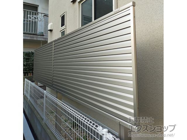 福岡県福岡市ののフェンス・柵 ミエーネ目隠しルーバーフェンス 上段のみ設置 自立建て用 施工例