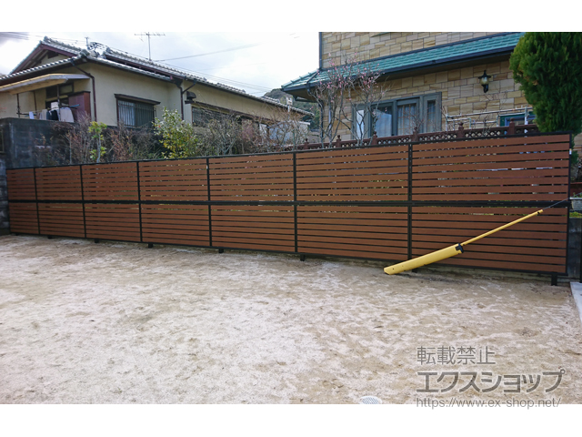 福岡県大野城市ののフェンス・柵 モクアルフェンス 横板タイプ 2段支柱 自立建て用 施工例