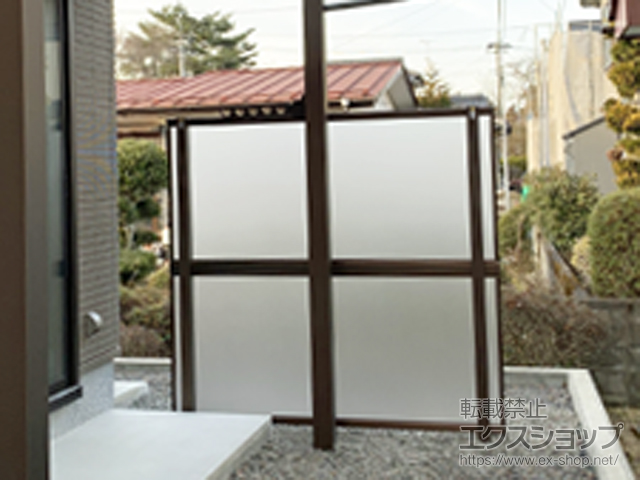 福島県西白河郡西郷村ののフェンス・柵 シンプレオフェンスP1型 目隠しポリカパネル 2段支柱 自立建て用 施工例