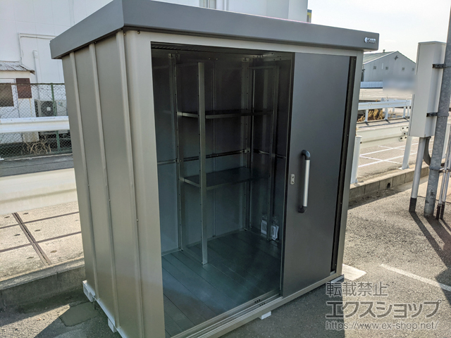 大阪府東大阪市のの物置・屋外倉庫 エスケーエイト SK8-70 一般型 1800×1200×1940 SK8-70-GK 施工例