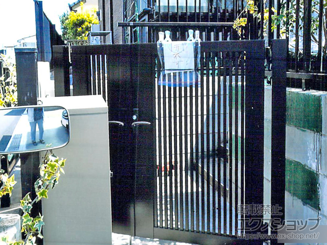 茨城県取手市のの門扉 開き門扉AB TR1型 親子開き　柱使用 施工例