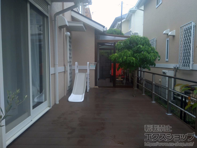 神奈川県横浜市ののウッドデッキ リウッドデッキ 200＋ ルシアスデッキフェンスB03型 横格子2本タイプ＋段床セット1段 施工例