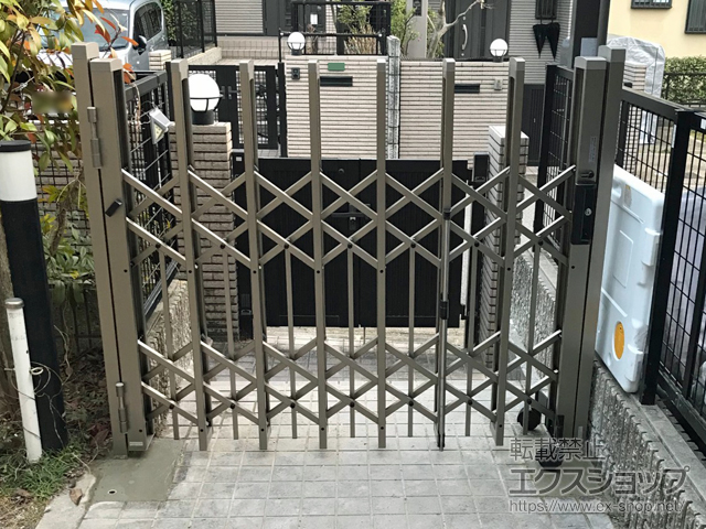 京都府京都市ののカーゲート トリップゲートII P型 ペットガード付き ノンレール 片開き 15S 施工例