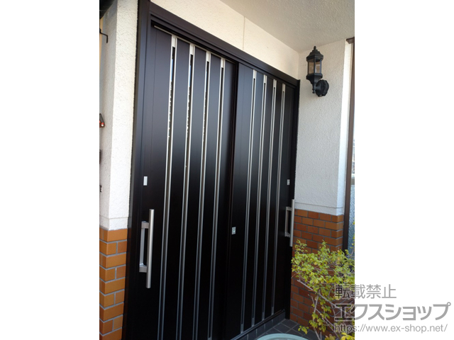 大阪府大阪市のの玄関ドア ドアリモ玄関引戸 C02型 2枚建 ランマ無 複層ガラス仕様（ガラス入） 施工例