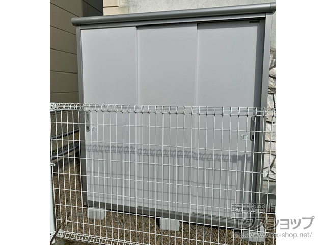 栃木県佐野市のの物置・屋外倉庫 エスモ 一般型 1797×520×1959 ESE-1805A-PW 施工例