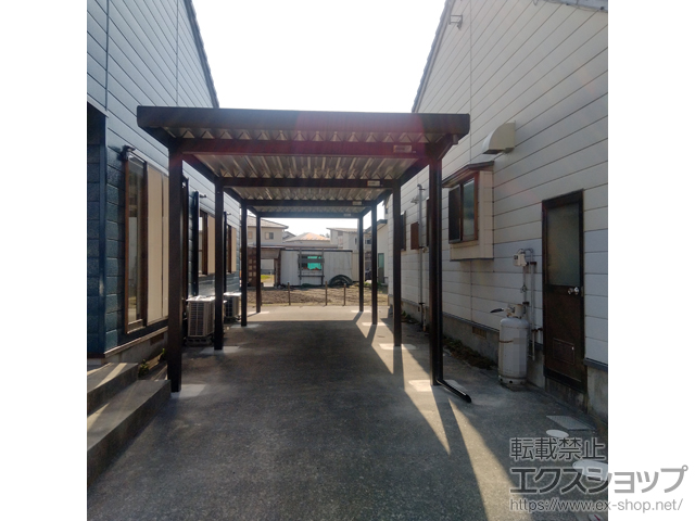 山形県鶴岡市ののカーポート ジーポートneo 積雪100cmAタイプ 縦連棟 角柱8本柱 施工例