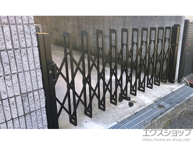 大阪府貝塚市ののカーゲート トリップゲートII 2型 スタンダード ノンレール 片開き　30S 施工例