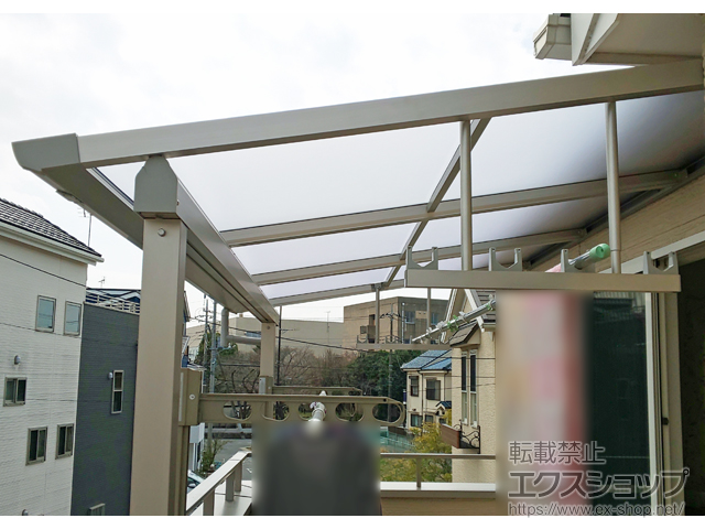 埼玉県草加市ののバルコニー・ベランダ屋根 ソラリア F型 屋根タイプ 単体 積雪〜20cm対応 施工例