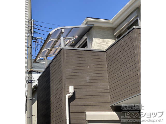 大阪府柏原市ののバルコニー・ベランダ屋根 ソラリア R型 屋根タイプ 単体 積雪〜20cm対応 施工例