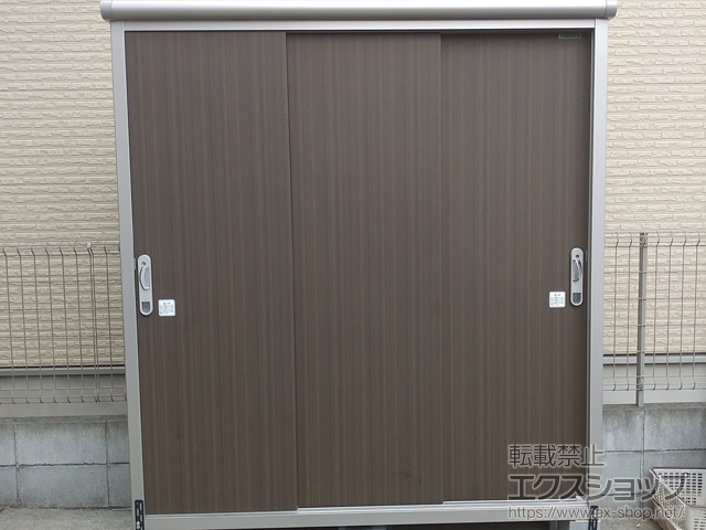 東京都立川市のの物置・屋外倉庫 エスモ 一般型 1797×520×1959 ESE-1805A-DW 施工例