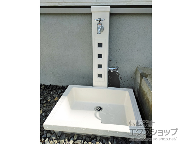広島県呉市のの立水栓・ガーデンシンク アーバンII SC-UB2M-WH（2口タイプ） 施工例