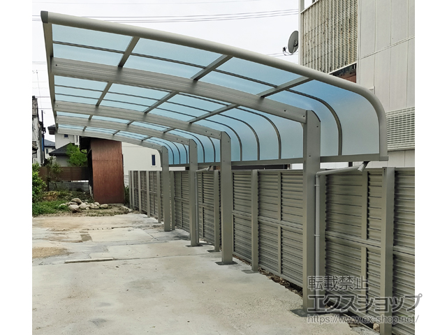 三重県四日市市ののカーポート レイナキャップポートグラン 縦連棟　積雪〜20cm対応 施工例