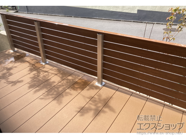 千葉県船橋市ののウッドデッキ リウッドデッキ 200＋独立リウッドステップ2型　1段＋ルシアスフェンスA01型 施工例