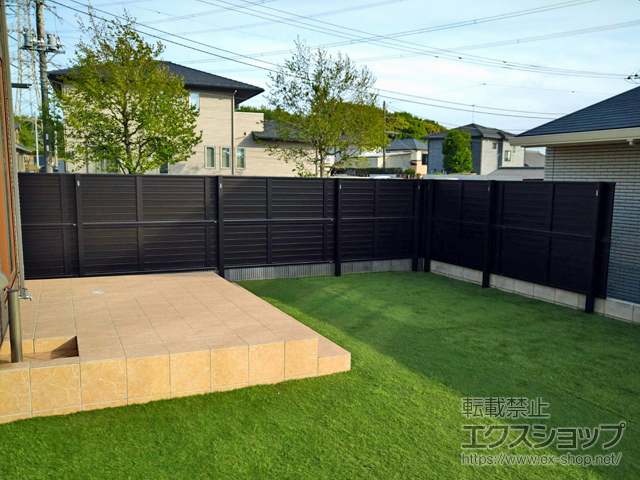 千葉県袖ケ浦市ののフェンス・柵 モクアルフェンス 目隠しタイプ 2段支柱 自立建て用 施工例