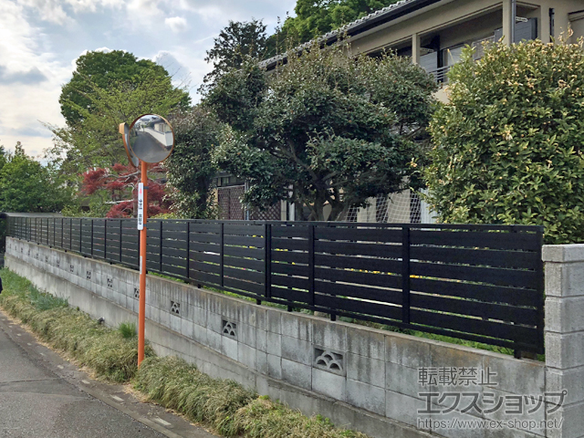 埼玉県日高市ののフェンス・柵 フェンスAB YS3型 横スリット3　フリーポールタイプ　※アルミカラー 施工例