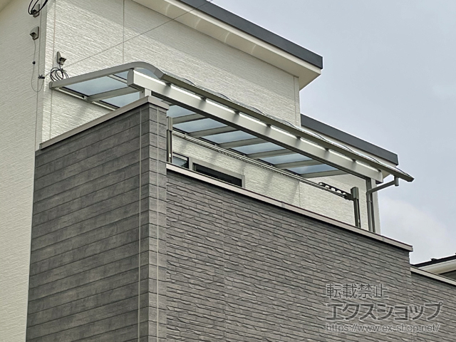 千葉県船橋市ののバルコニー・ベランダ屋根 ソラリア R型 1500 屋根タイプ 単体 積雪〜50cm対応 施工例