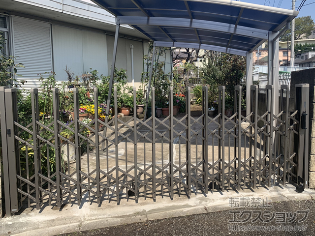 東京都世田谷区ののカーゲート トリップゲートII P型 ペットガード付き ノンレール 片開き 31S 施工例