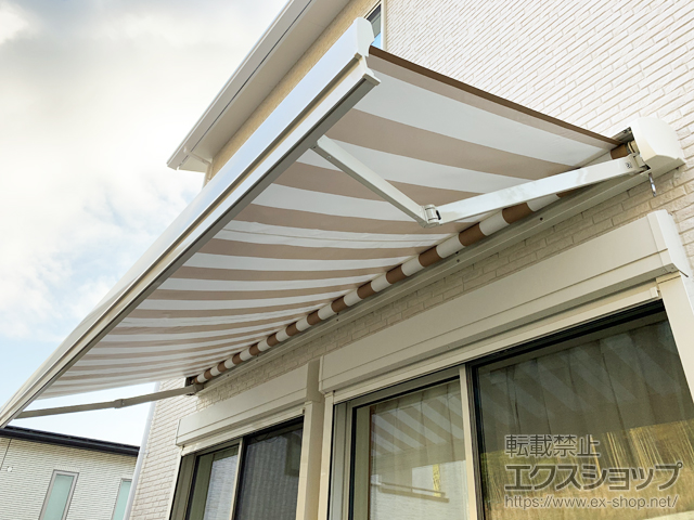 京都府乙訓郡大山崎町のLIXIL リクシル（トステム）のオーニング・日よけ 彩風 あやかぜ S型 手動式 施工例