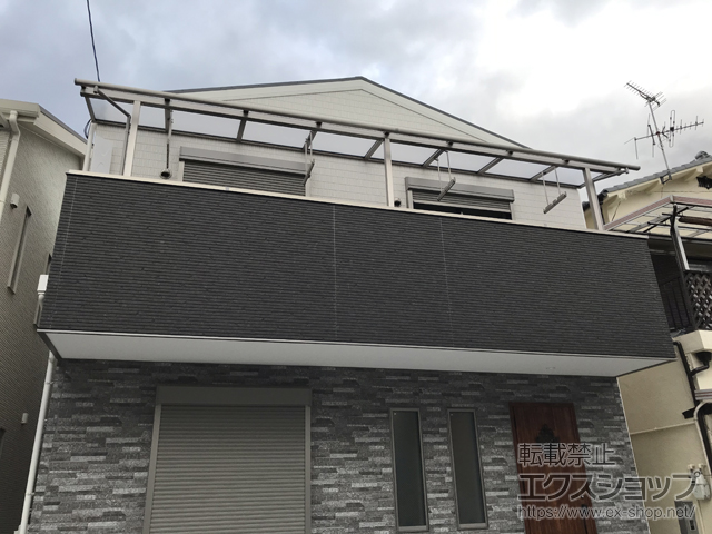 大阪府大阪市ののバルコニー・ベランダ屋根 スピーネ R型 屋根タイプ 連棟 積雪〜20cm対応 施工例