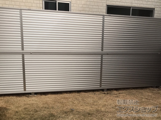 千葉県松戸市ののフェンス・柵 ミエーネフェンス 目隠しルーバータイプ 2段支柱 自立建て用 施工例